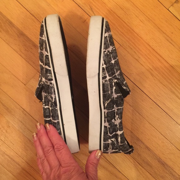 Boy’s Sneakers Brothers size 4 - Picture 3 of 3